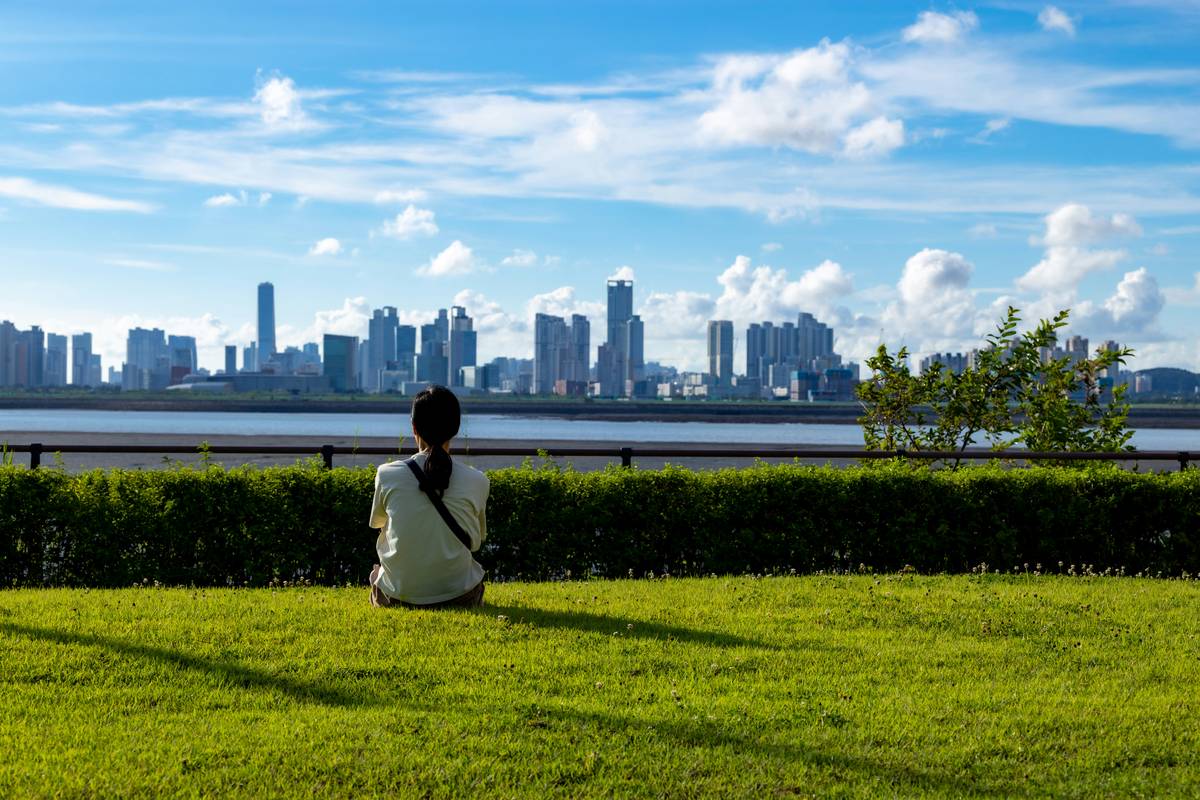 Infographic showing the benefits of on-the-go buddhify sessions