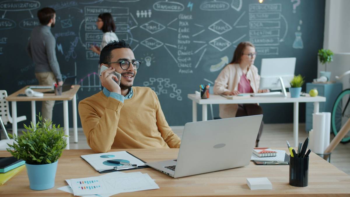 Before-and-after dashboard showing call answer rate rising from 42% to 84% after peak-time optimization